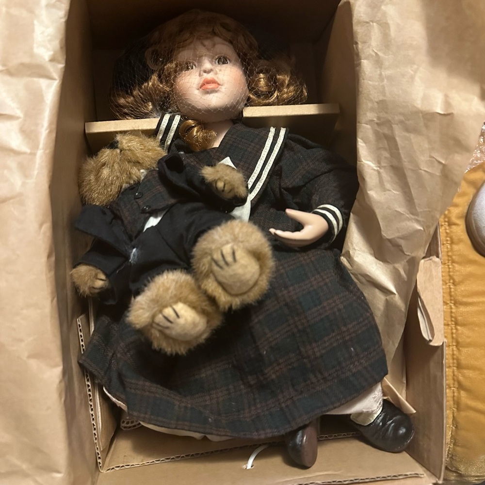"Lindsey with Leonard...The Recital" Yesterdays Child Collection, Boyd’s Bears